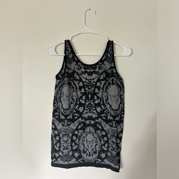 Ladies ROCK & REPUBLIC Gray & Black Tank Top - Picture 2 of 7